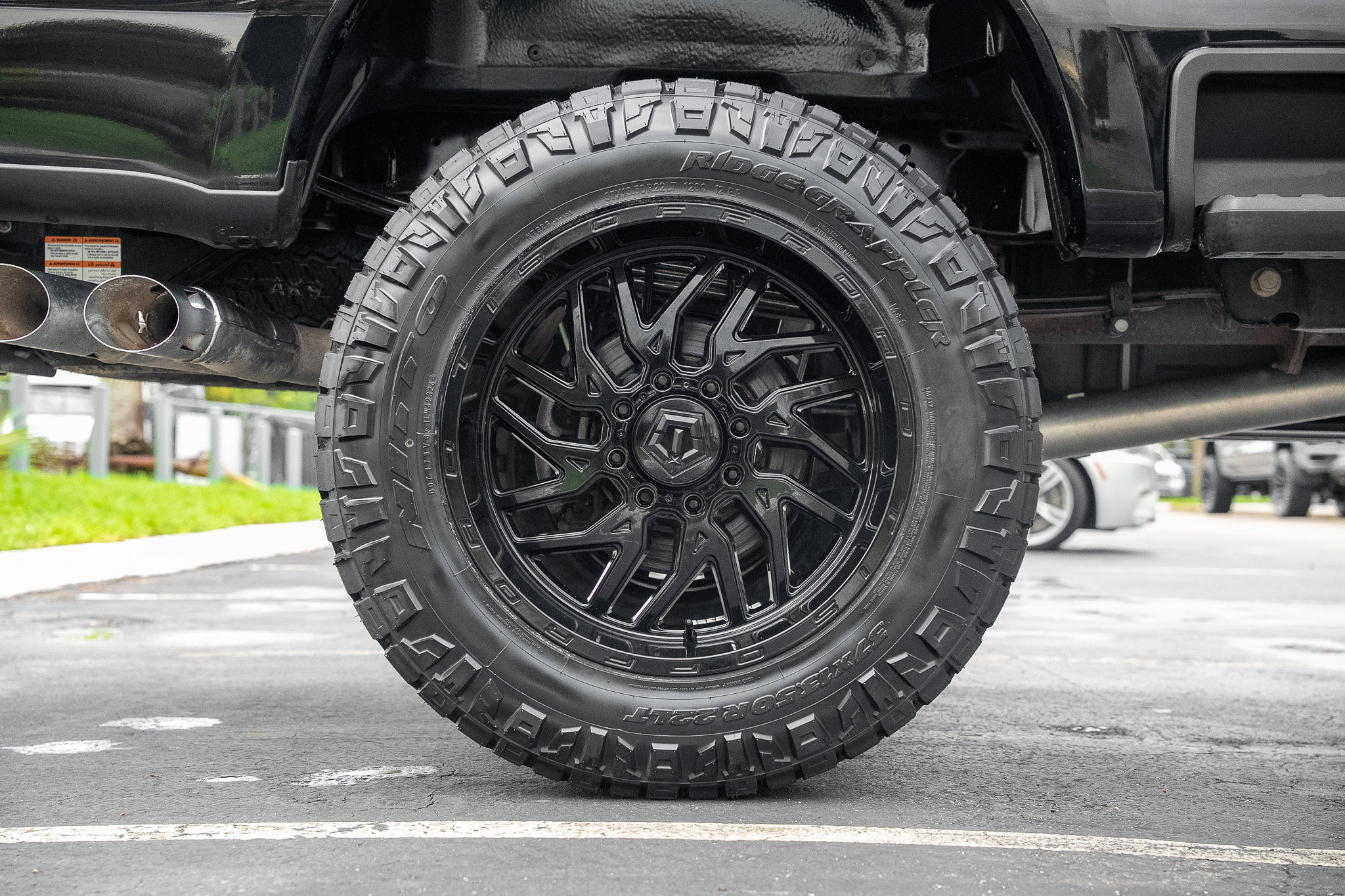 Used 2025 Ford F250 Platinum w/ FX4 Off-Road Package AWD/4WD image 29