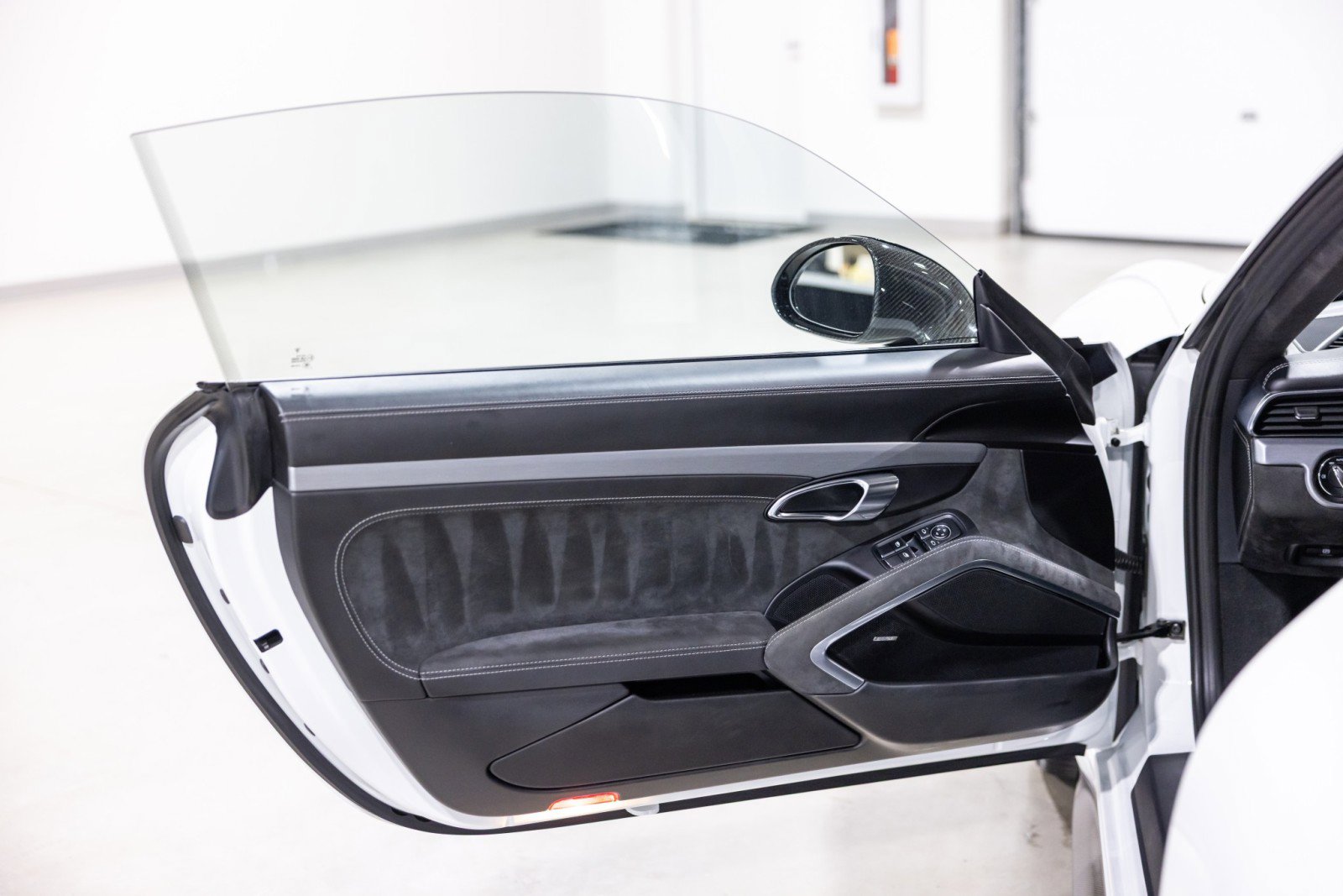 Used 2018 Porsche 911 GT3 image 28