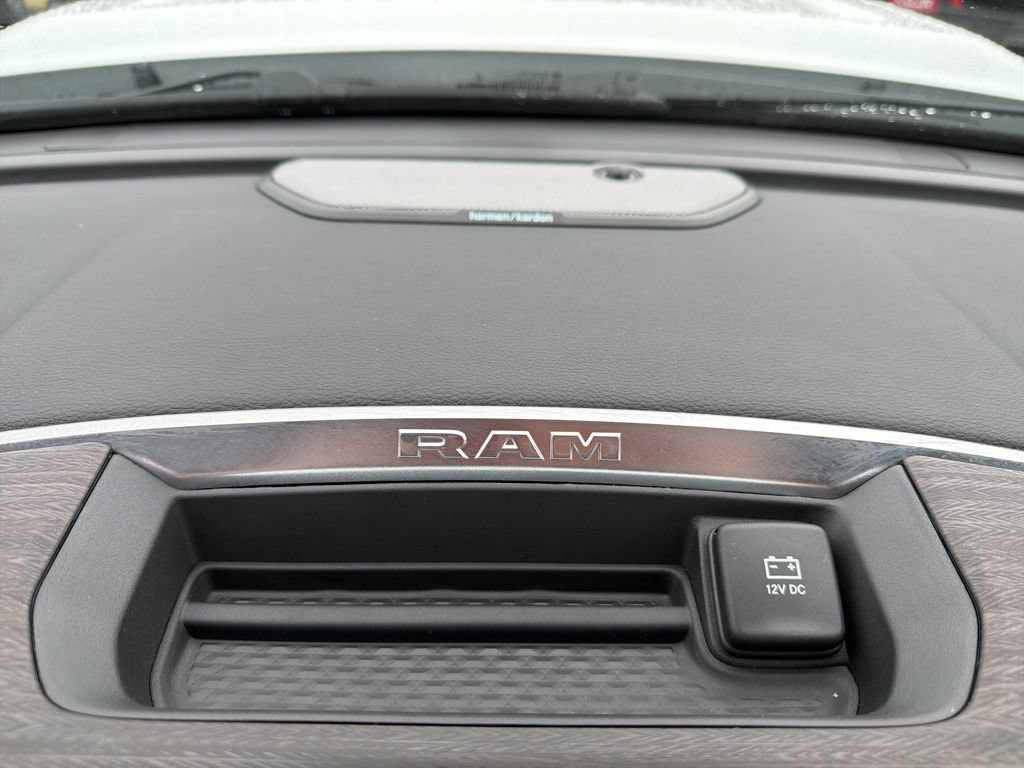 New 2026 RAM 3500 Laramie AWD/4WD image 36