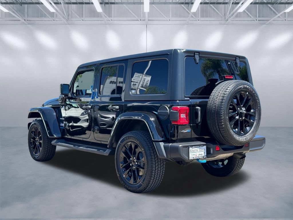 Used 2023 Jeep Wrangler Unlimited Sahara AWD/4WD image 4