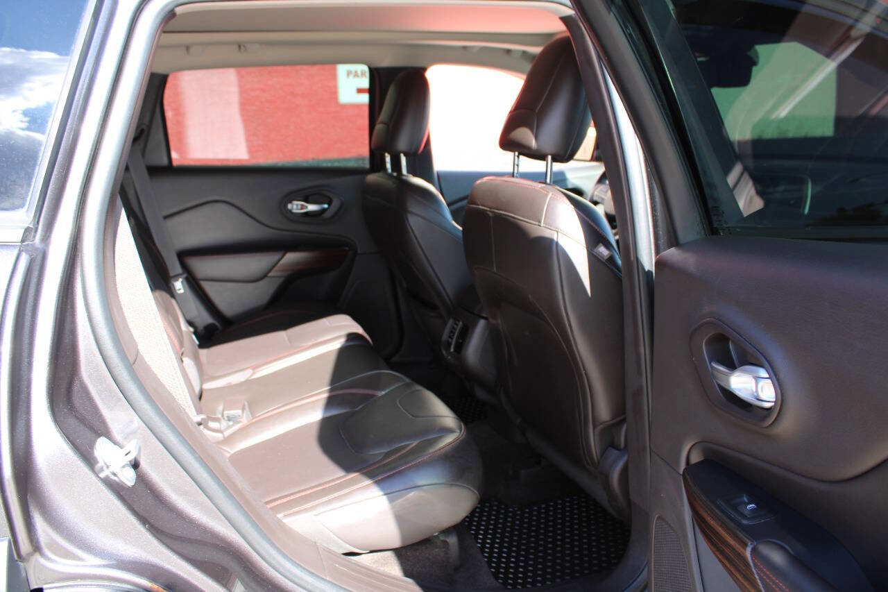 Used 2015 Jeep Cherokee Trailhawk w/ Comfort/Convenience Group image 12