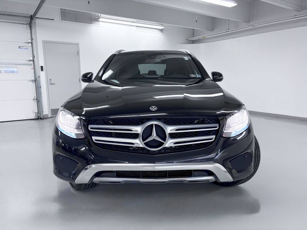 Used 2018 Mercedes-Benz GLC 300 4MATIC image 3