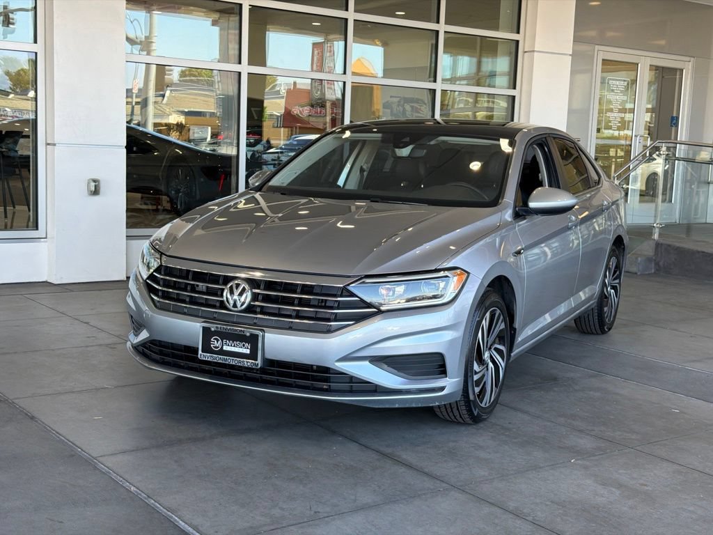 Used 2020 Volkswagen Jetta SEL FWD image 2