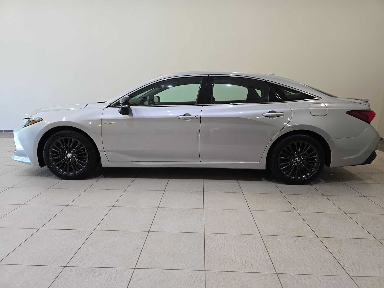 Certified 2020 Toyota Avalon XSE w/ All Weather Liner Package FWD image 3