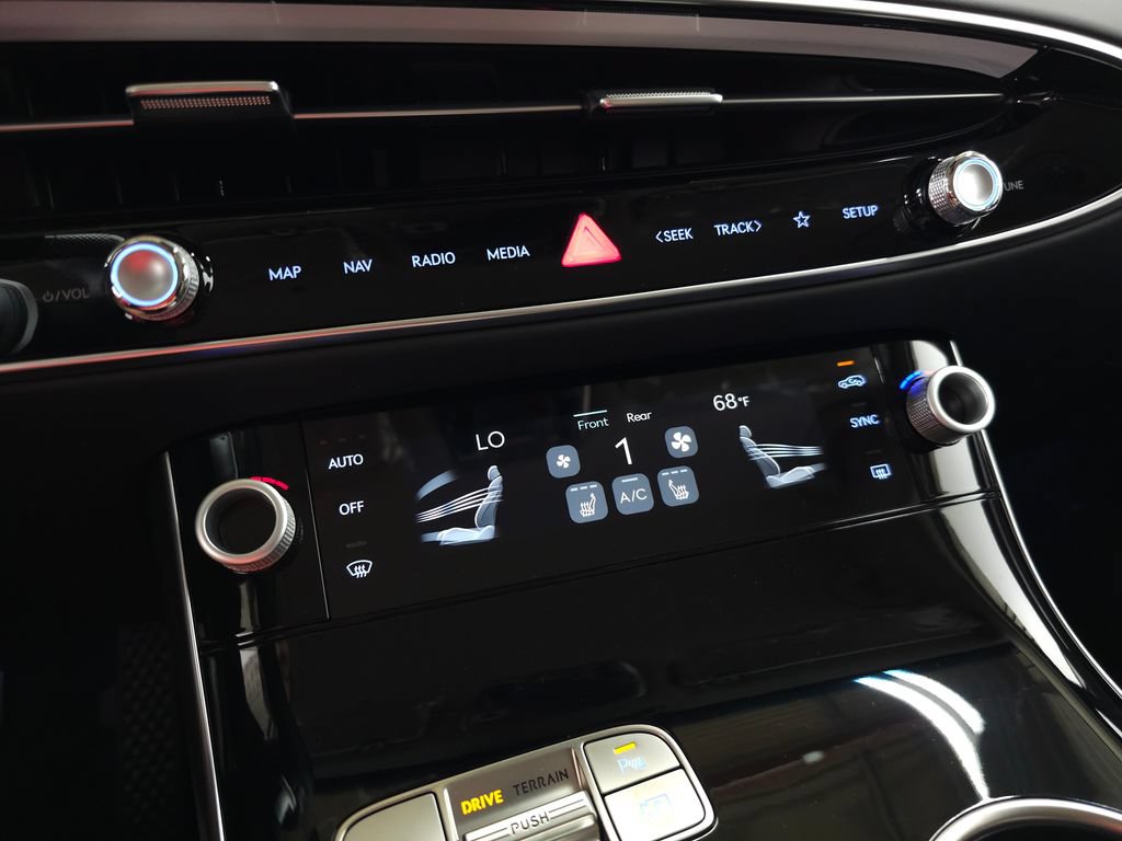 New 2026 Genesis GV70 2.5T AWD/4WD image 21