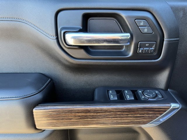 Used 2019 Chevrolet Silverado 1500 High Country image 11