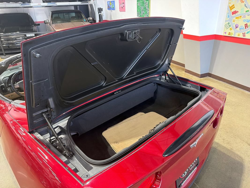 Used 2006 Chevrolet Corvette Convertible w/ Preferred Equipment Group RWD image 97