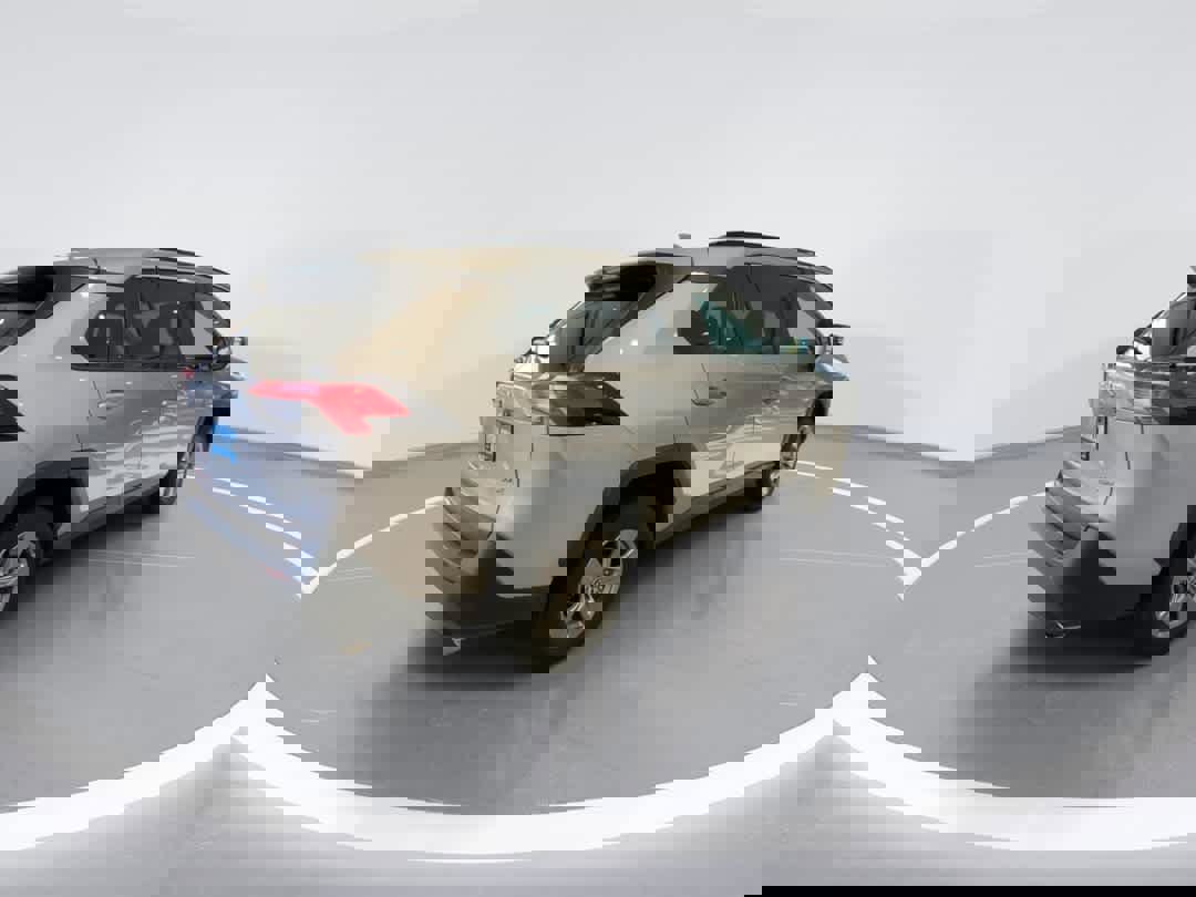 Used 2024 Toyota RAV4 XLE image 8