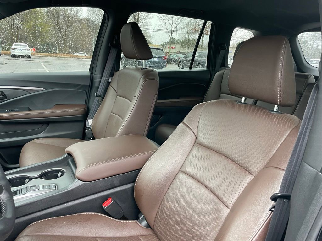 Certified 2025 Honda Passport EX-L image 26