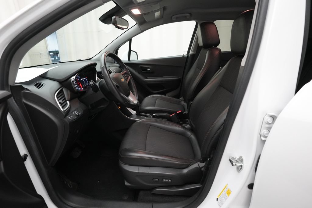 Used 2018 Chevrolet Trax LT w/ LT Convenience Package FWD image 7