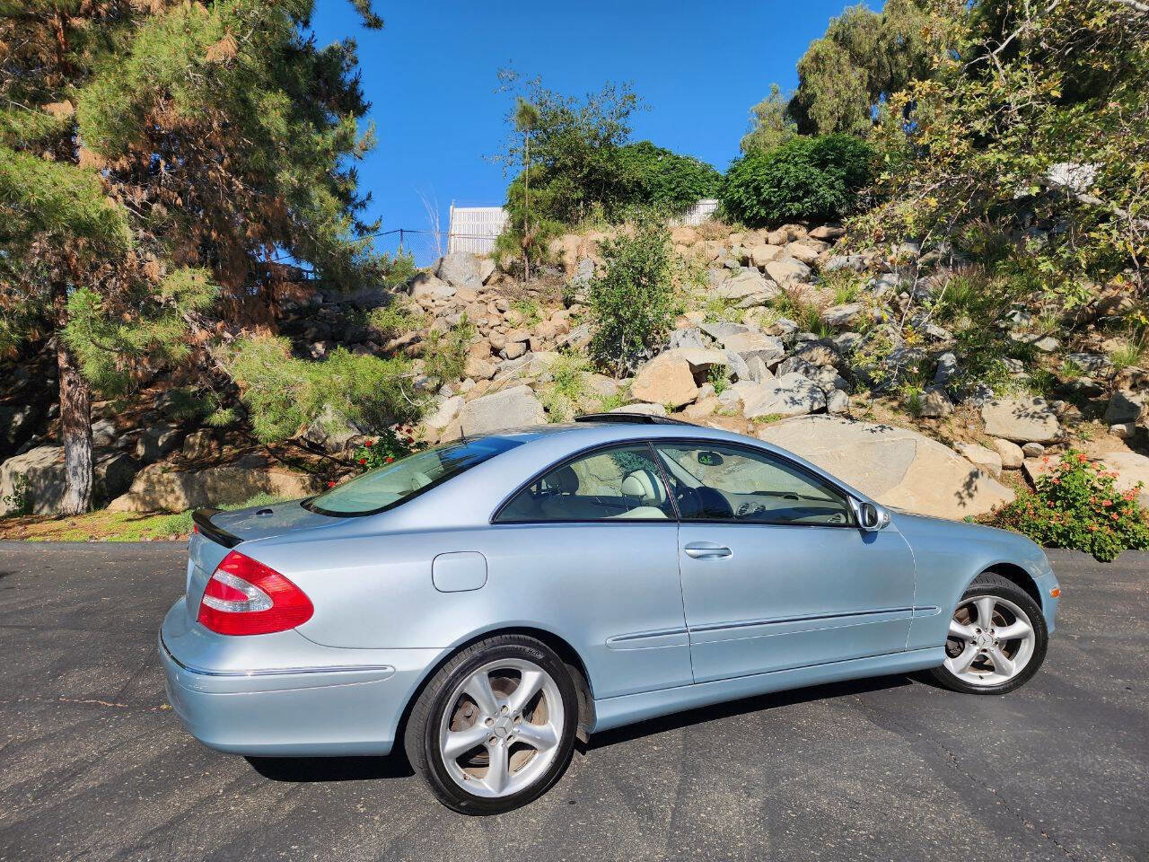 Used 2005 Mercedes-Benz CLK 320 Coupe image 8