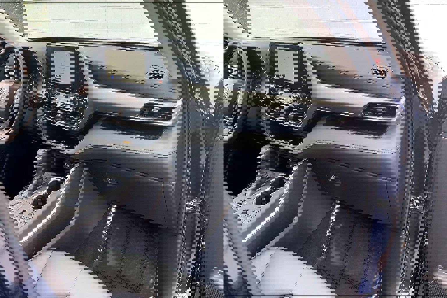 Used 2025 Toyota Highlander XLE image 21