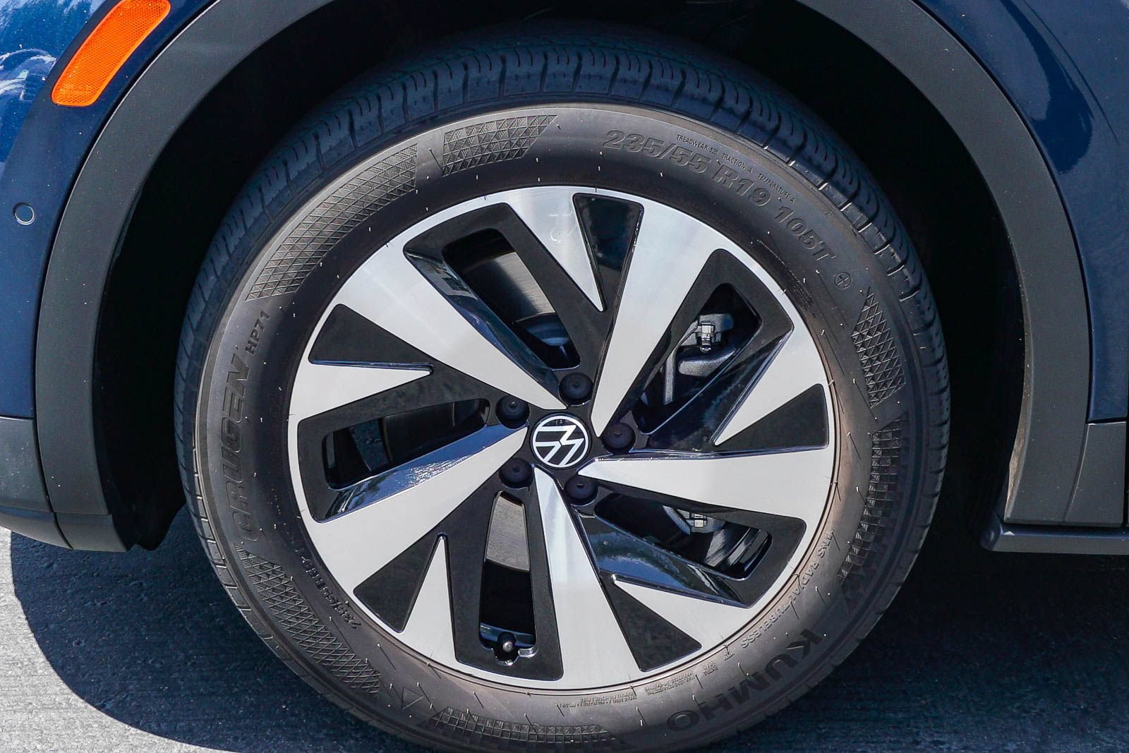 Certified 2023 Volkswagen ID.4 Pro AWD/4WD image 11