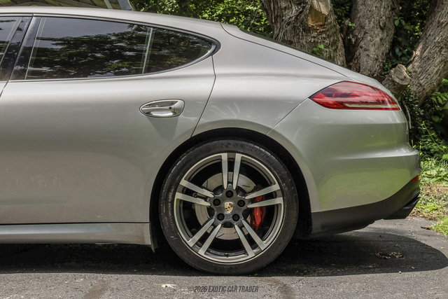 Used 2016 Porsche Panamera GTS AWD/4WD image 5