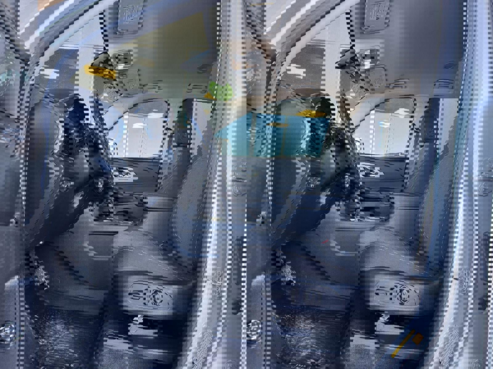 Used 2020 Chevrolet Traverse LT w/ LPO, Cargo Package image 12