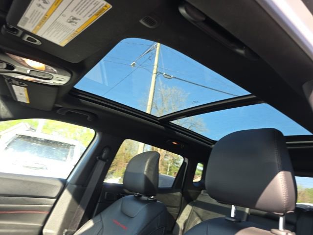 Used 2024 Jeep Compass Trailhawk w/ Trailhawk Elite Group image 3