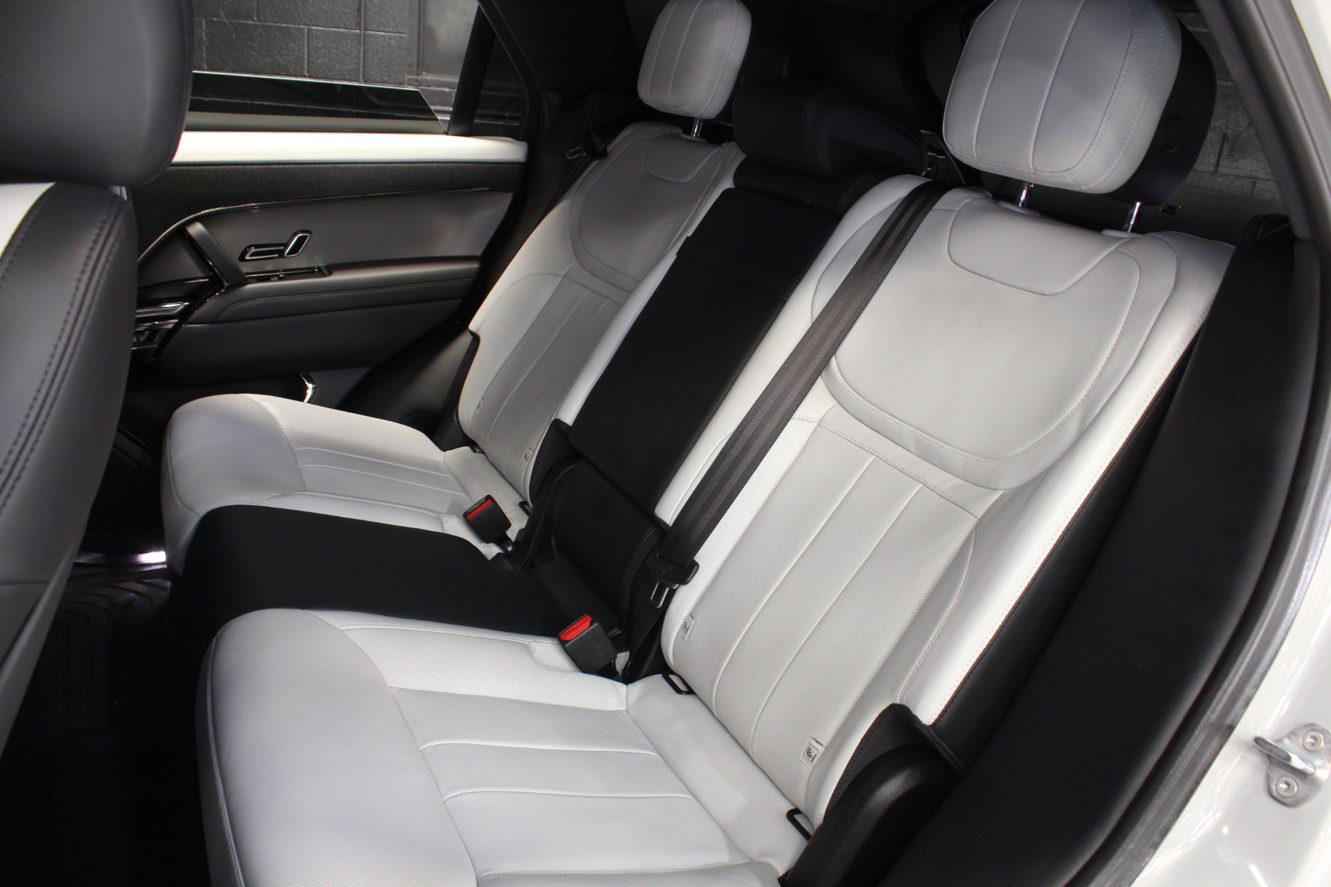 Used 2023 Land Rover Range Rover Sport SE Dynamic AWD/4WD image 33