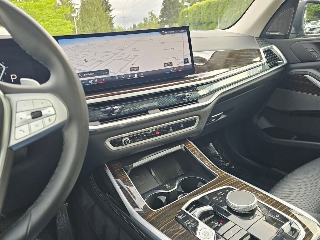 Used 2025 BMW X7 xDrive40i AWD/4WD image 29