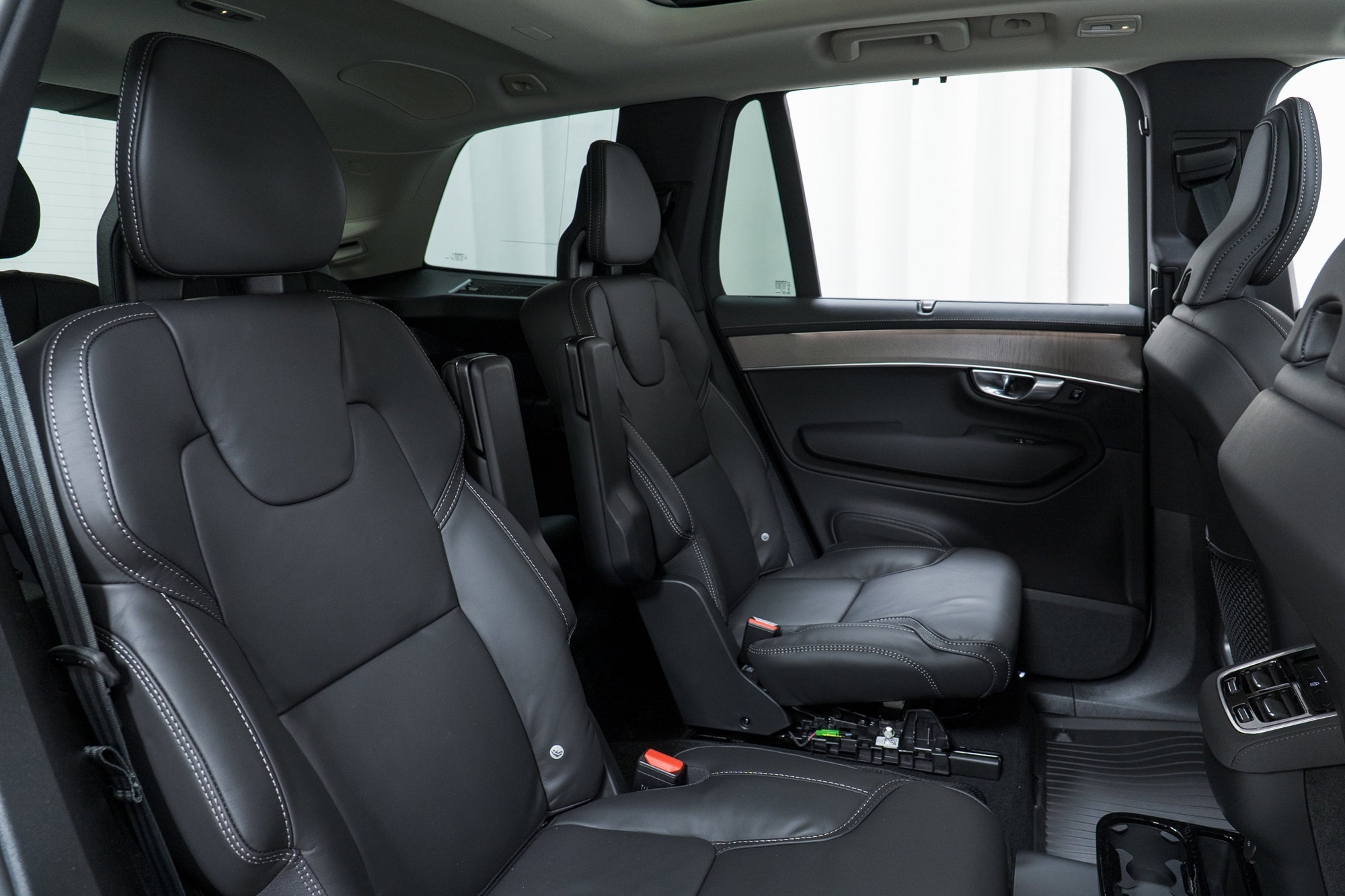 New 2026 Volvo XC90 B5 Ultra w/ Protection Package image 24