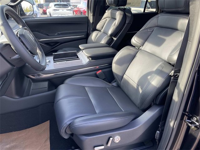 New 2025 Lincoln Navigator L Reserve w/ Jet Appearance Package image 23