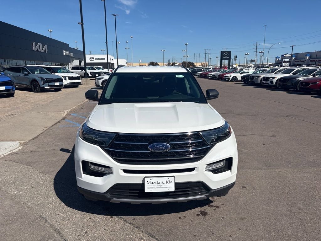 Used 2020 Ford Explorer XLT w/ Equipment Group 202A AWD/4WD image 2