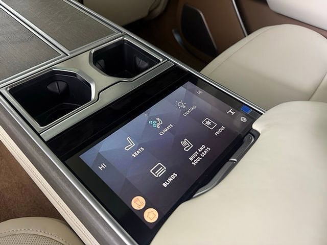 New 2026 Land Rover Range Rover SV AWD/4WD image 24