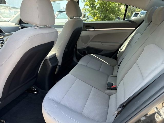 Used 2019 Hyundai Elantra SE FWD image 14