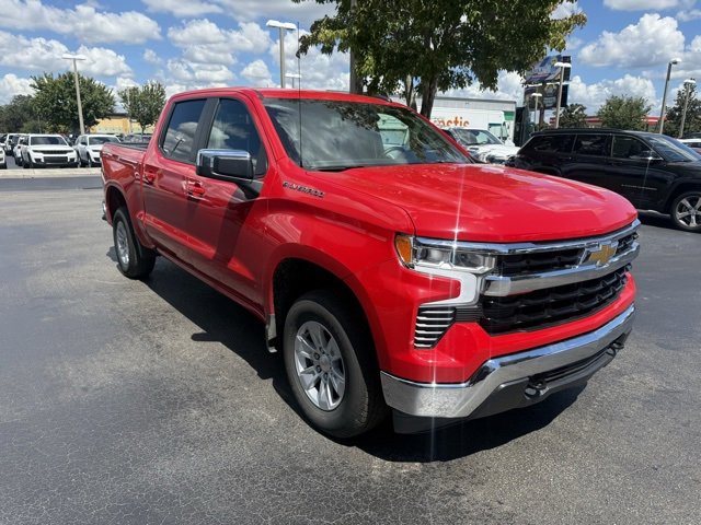 Used 2025 Chevrolet Silverado 1500 LT image 3