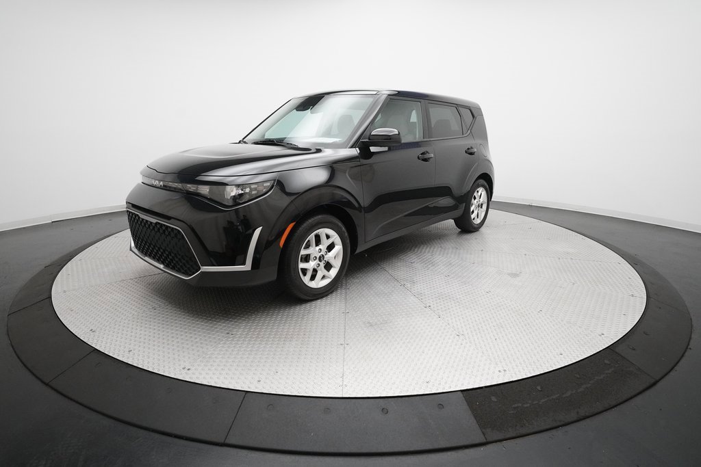 Used 2023 Kia Soul LX w/ LX Technology Package
