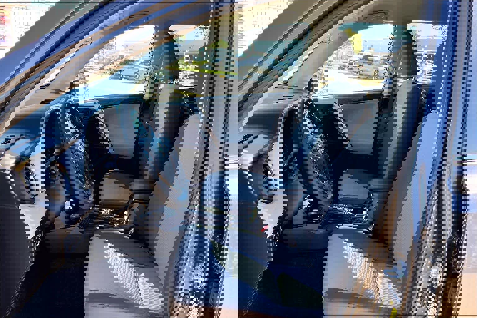 Used 2015 Toyota RAV4 LE image 6