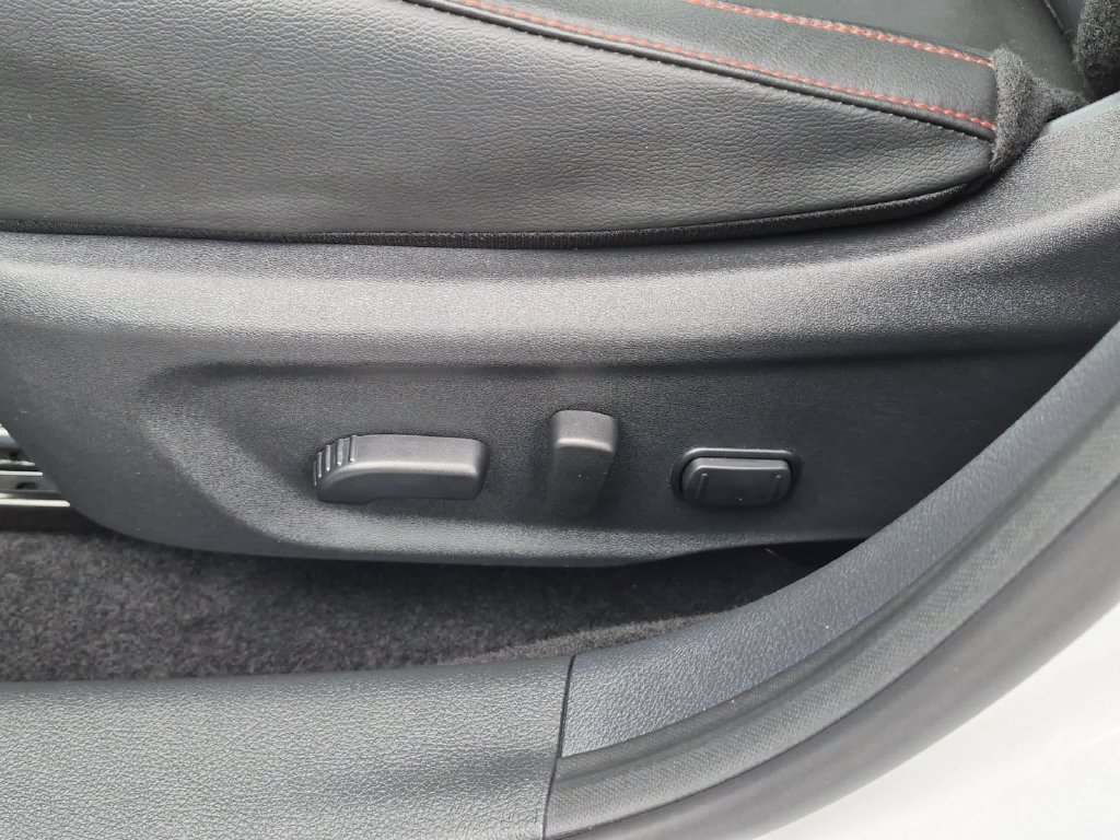 Used 2025 Nissan Sentra SR w/ SR Premium Package FWD image 16