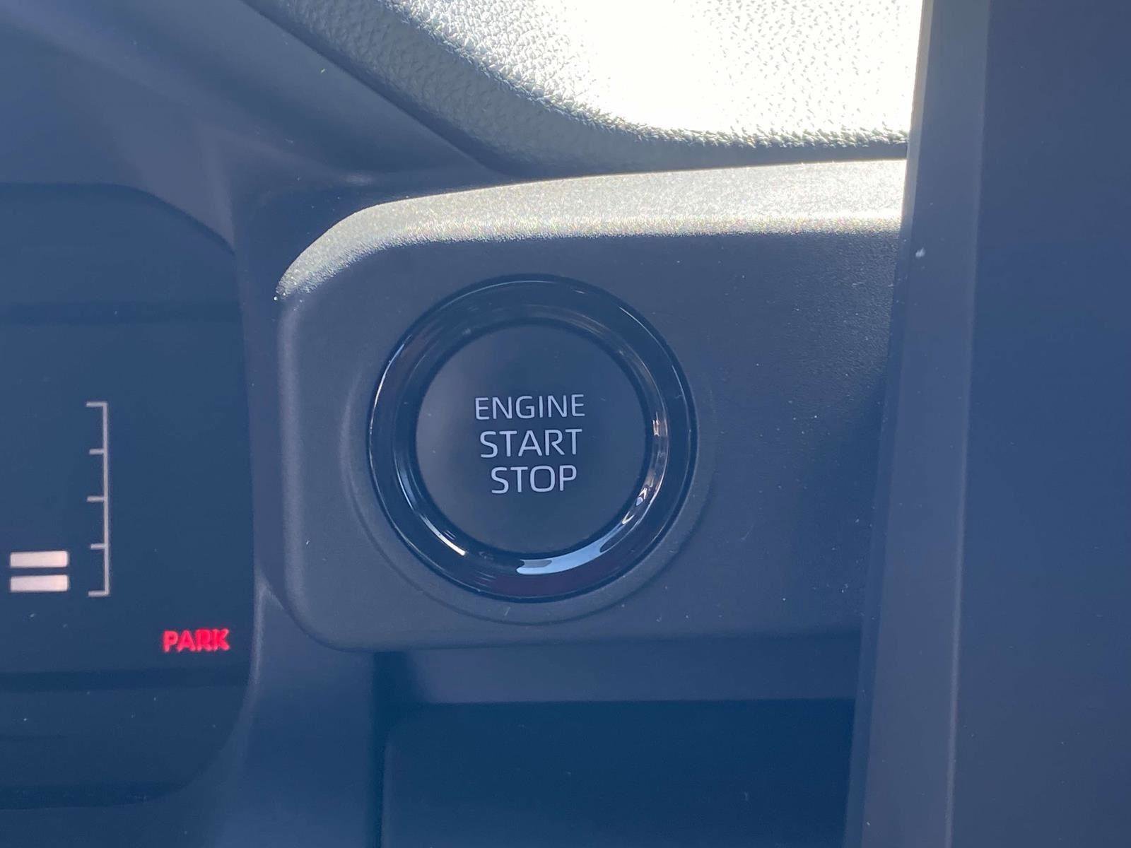 Used 2024 Toyota Tacoma SR image 5