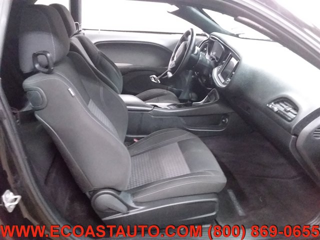 Used 2017 Dodge Challenger SXT w/ Blacktop Package RWD image 12