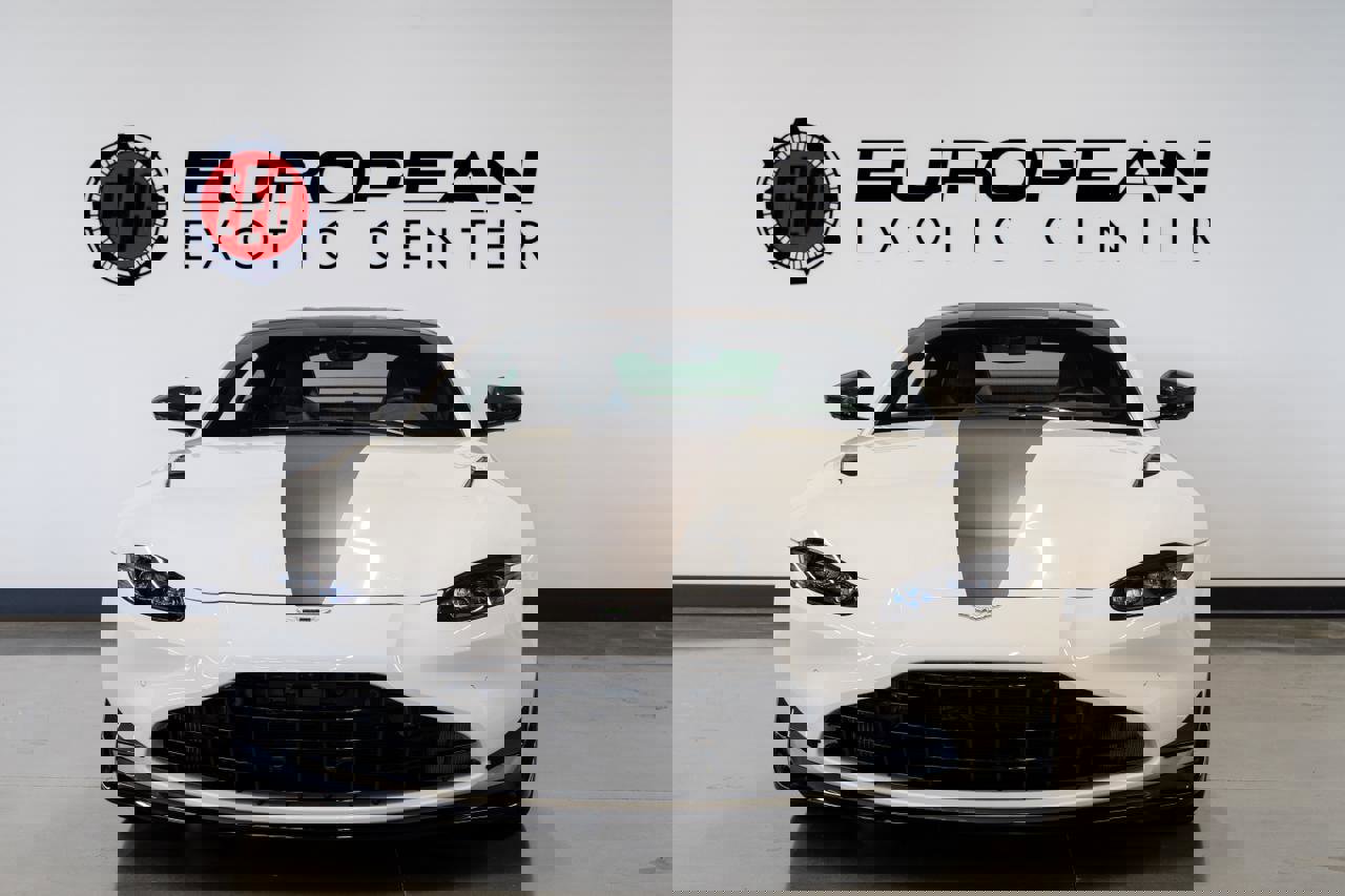 Used 2023 Aston Martin V8 Vantage Coupe image 37