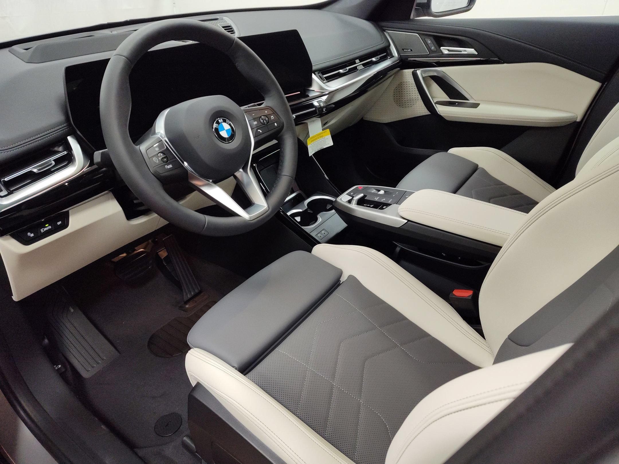Certified 2026 BMW X1 xDrive28i w/ Technology Package AWD/4WD image 4