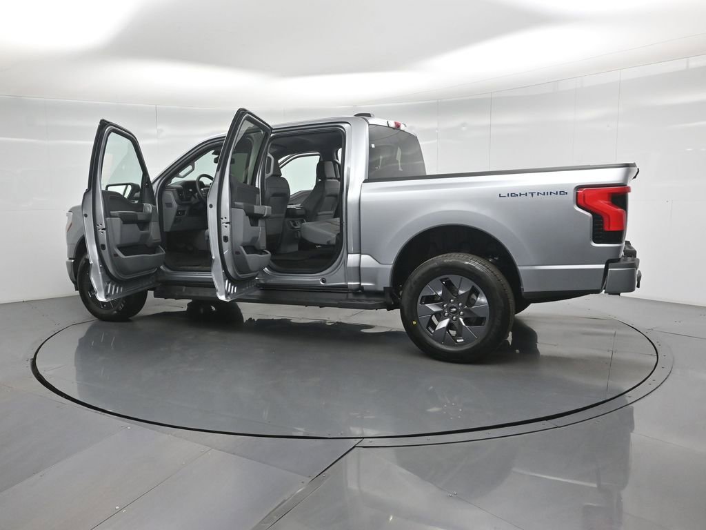 New 2025 Ford F150 Lightning Flash AWD/4WD image 33