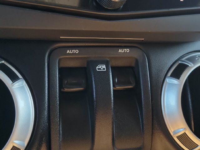 Used 2012 Jeep Wrangler Rubicon w/ PWR Convenience Group AWD/4WD image 23
