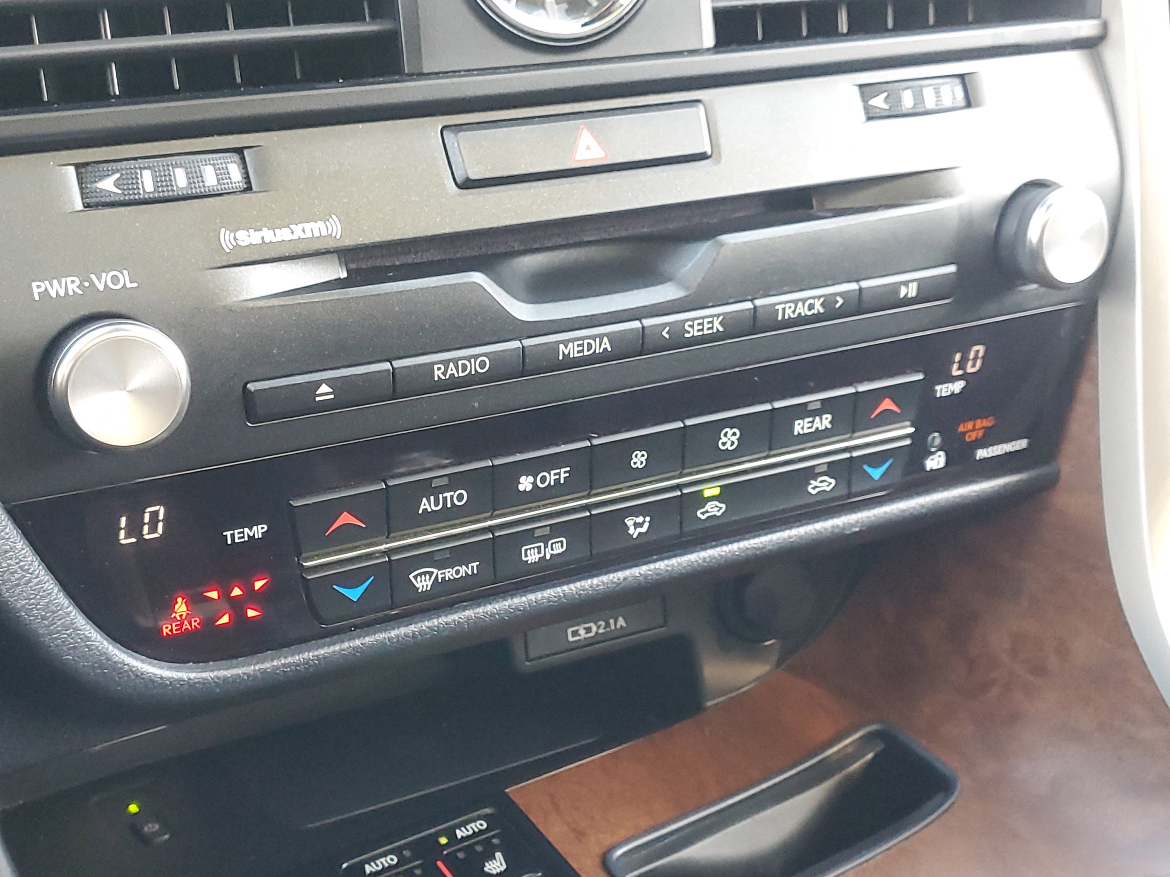 Used 2022 Lexus RX 350L FWD w/ Premium Package image 36