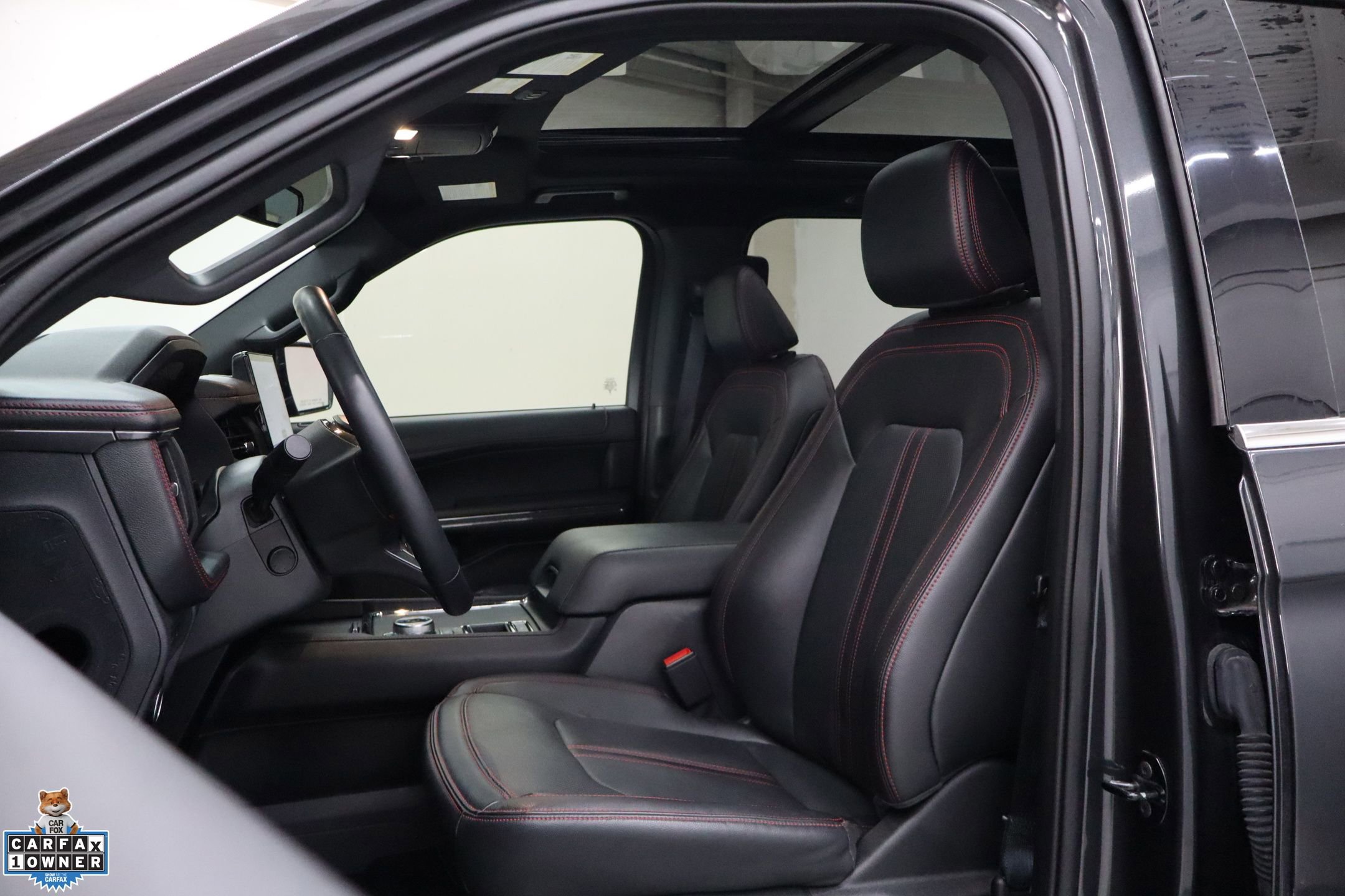 Used 2024 Ford Expedition Limited image 13