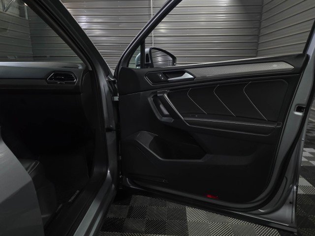 Used 2022 Volkswagen Tiguan SE FWD image 34