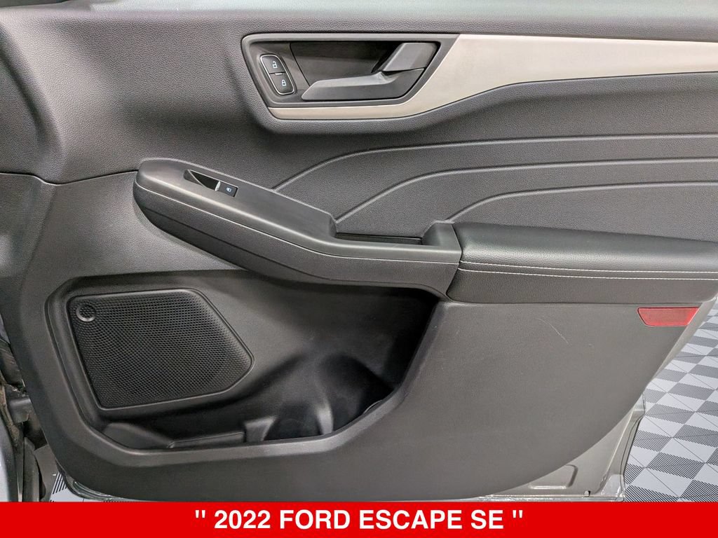 Used 2022 Ford Escape SE w/ Cold Weather Package AWD/4WD image 30