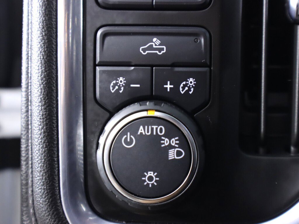 Used 2021 Chevrolet Silverado 1500 LT w/ Convenience Package II AWD/4WD image 10