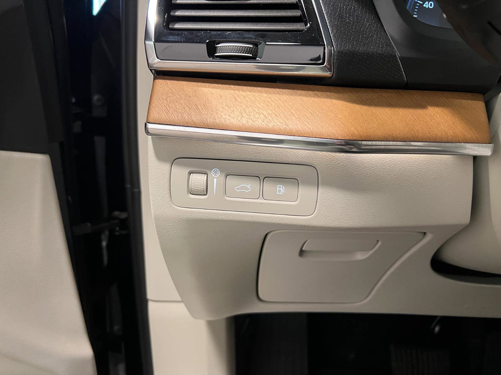 Used 2022 Volvo XC90 T8 Inscription Expression w/ Advanced Package image 15