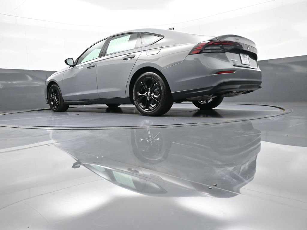 Used 2025 Honda Accord SE image 32