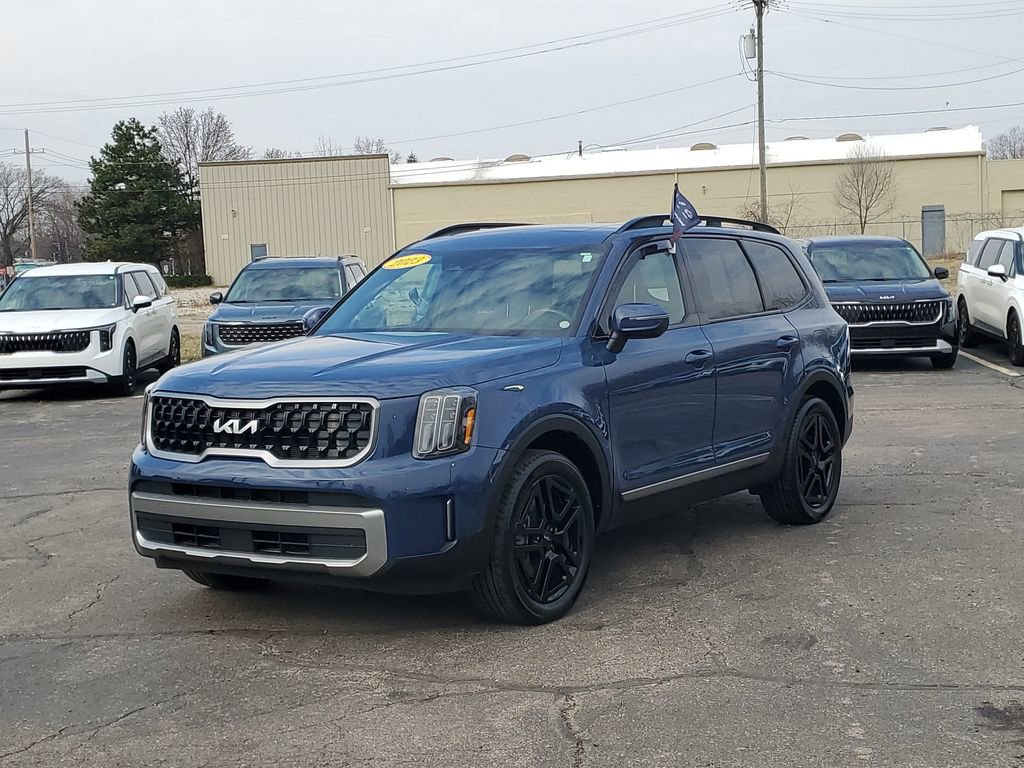 Used 2023 Kia Telluride EX X-Line image 2