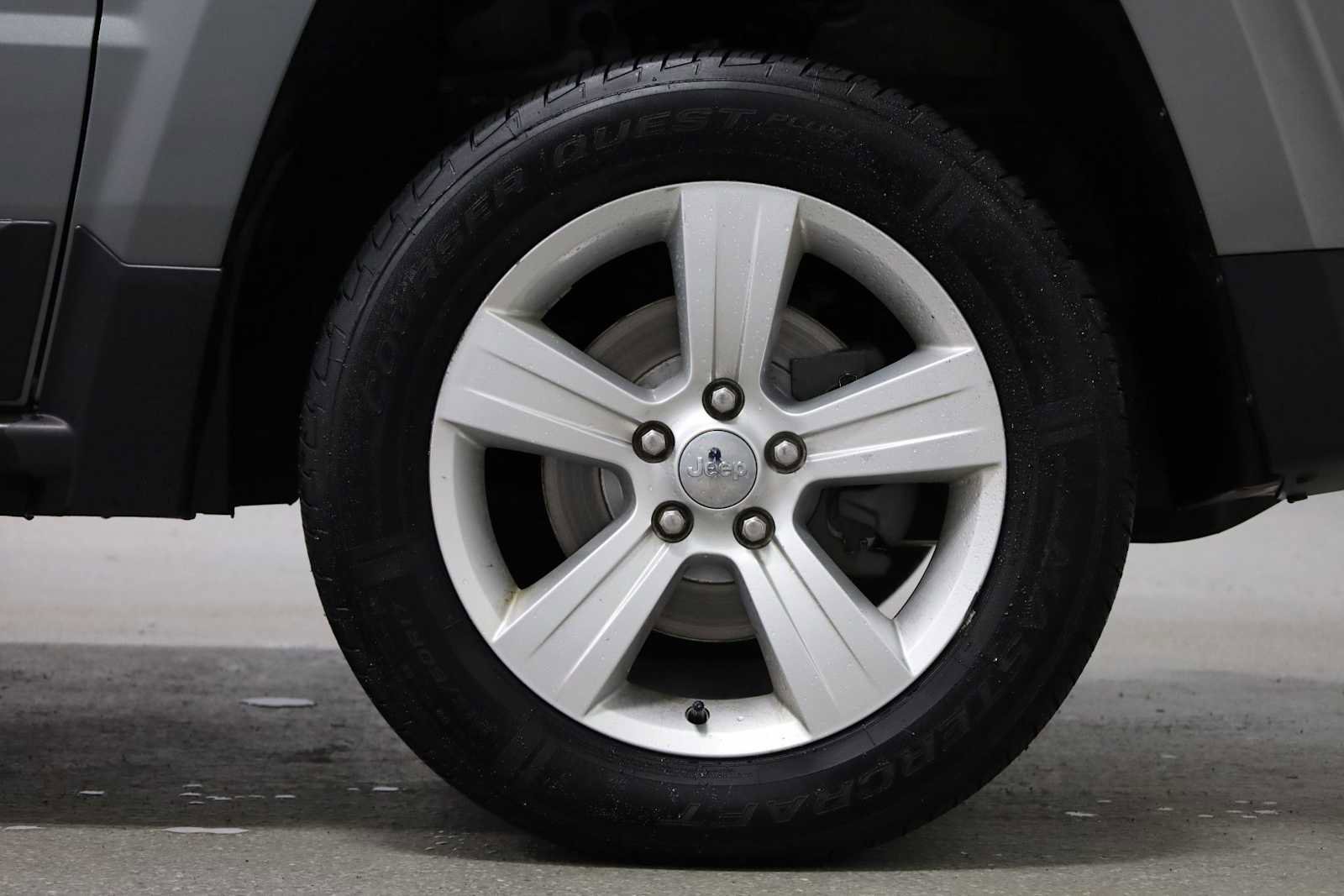 Used 2014 Jeep Patriot Latitude w/ Sun/Sound Group image 12