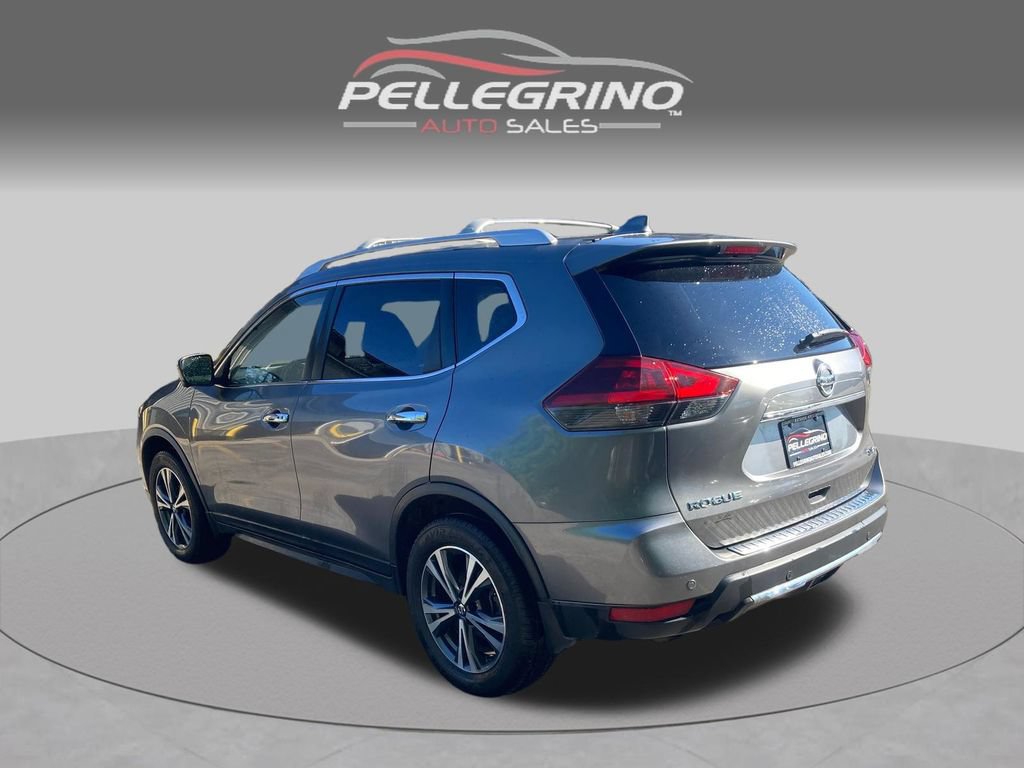 Used 2019 Nissan Rogue SV w/ Sun & Sound Touring Package AWD/4WD image 4