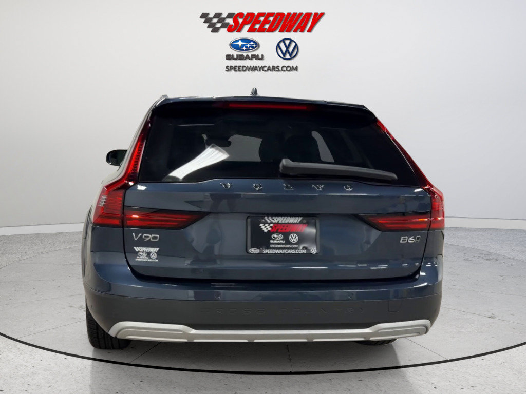 Used 2025 Volvo V90 B6 Cross Country Plus w/ Climate Package AWD/4WD image 7