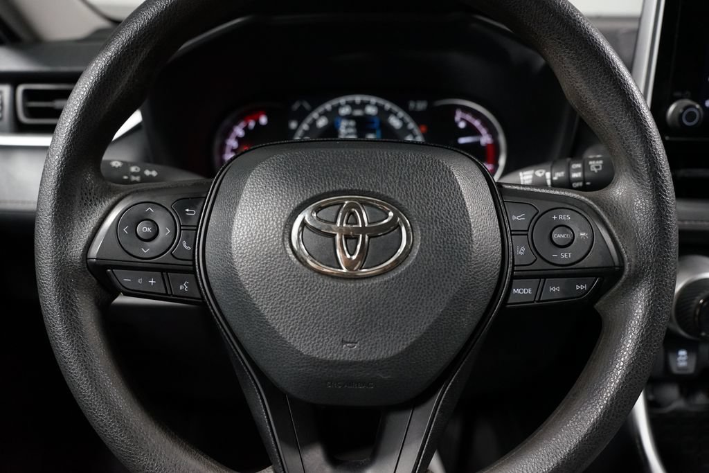 Used 2024 Toyota RAV4 XLE FWD image 12