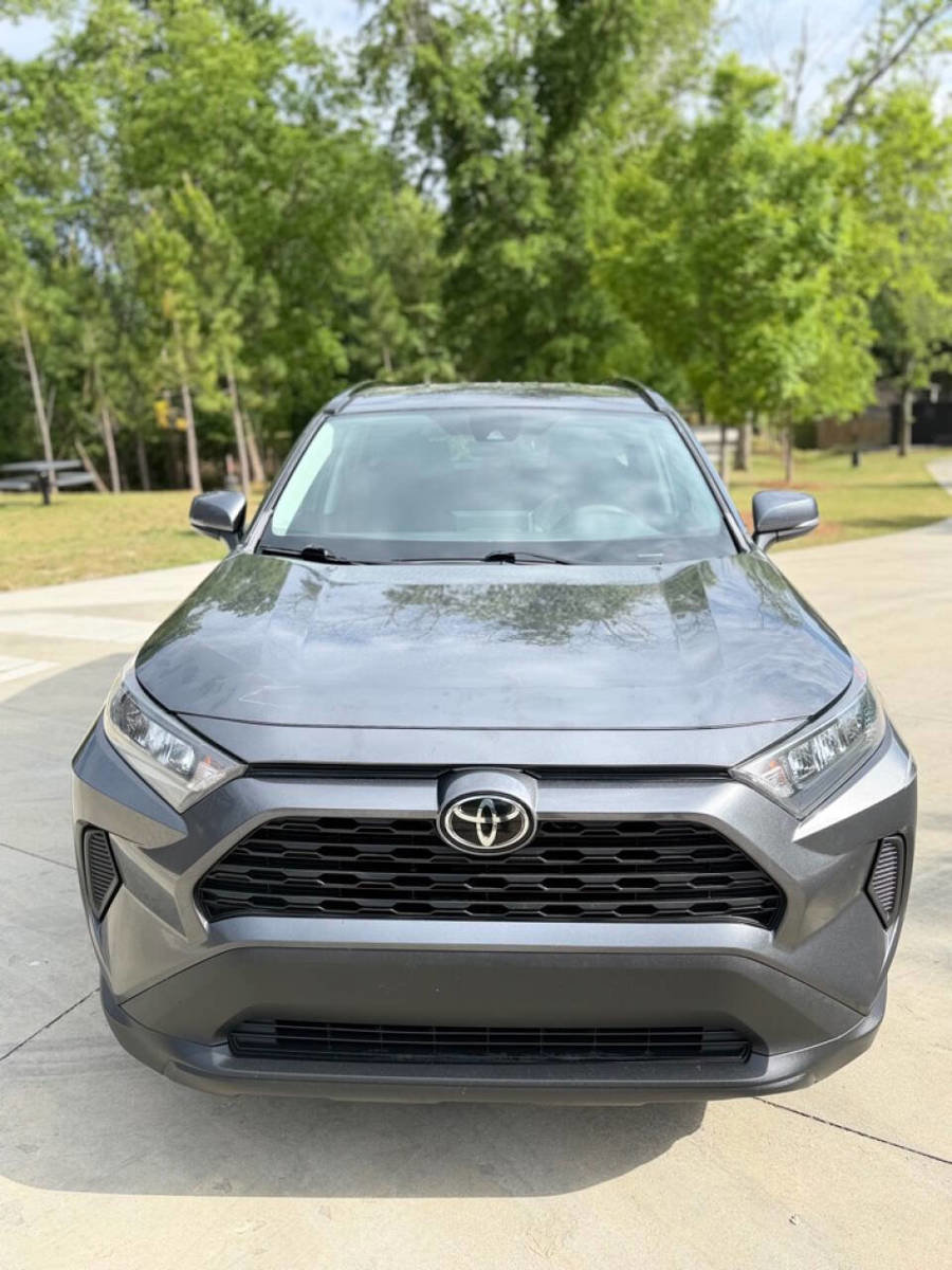 Used 2021 Toyota RAV4 LE FWD image 4